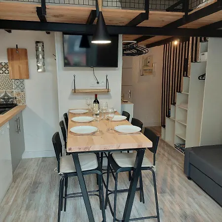 Mezzanine 6 Personnes Avec Balcon Vue Sur La Montagne Apartment *