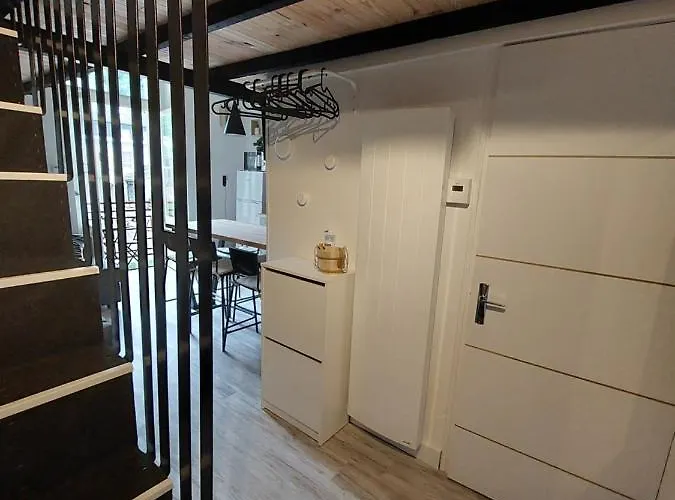 Mezzanine 6 Personnes Avec Balcon Vue Sur La Montagne Apartment